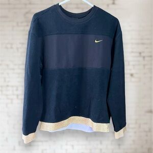 Nike Therma fleece sweatshirt w/metallic gold trim and accents. Size Small. NWT